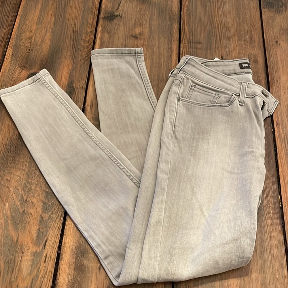 Gray skinny jeans